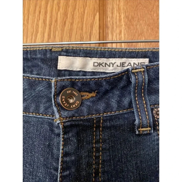 DKNY Jeans Bootcut Leg Denim Women's 8 Blue Mid Rise Cotton Blend Dark Wash - Picture 3 of 7